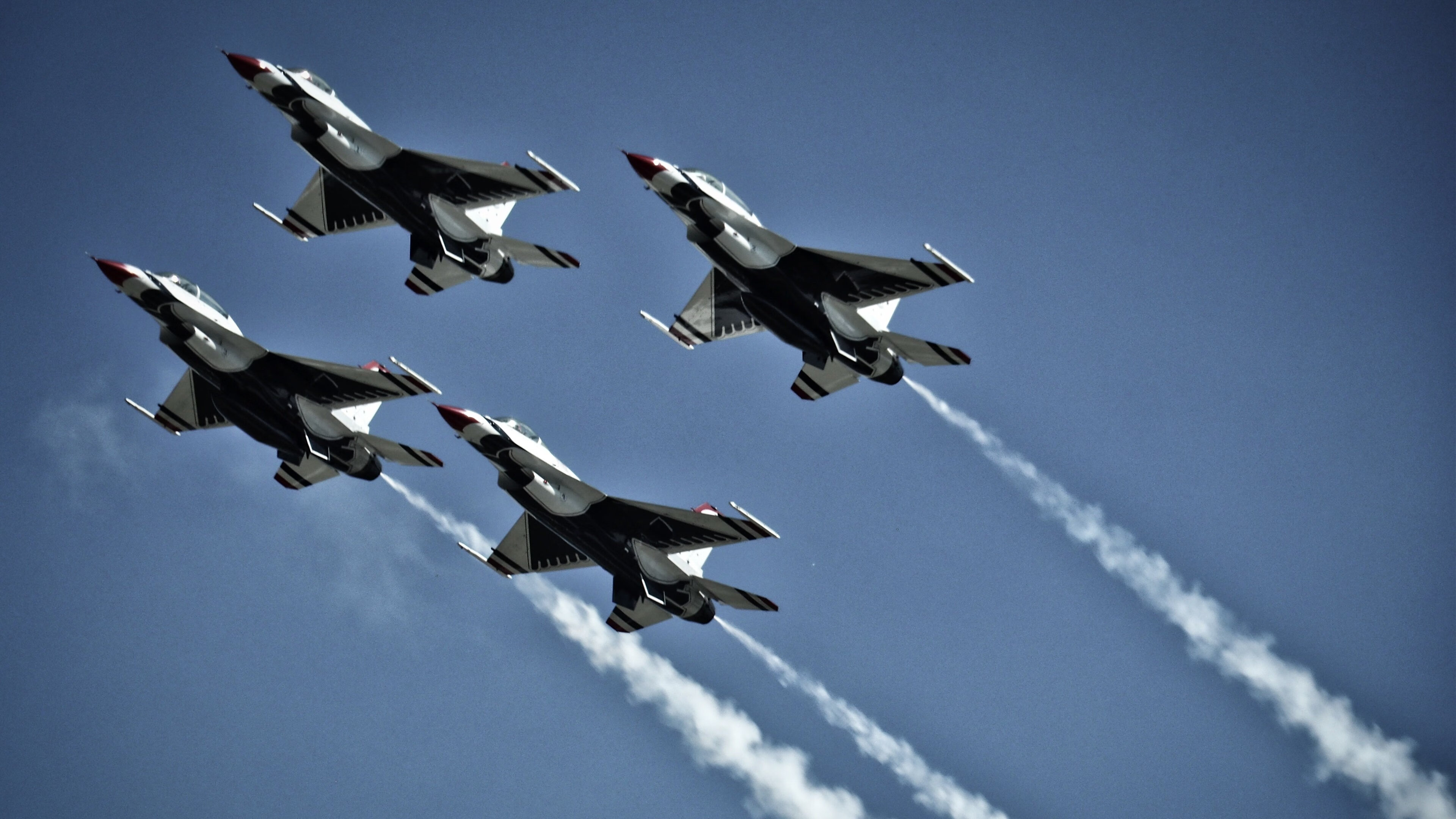 开云app-数据图显示：蝶泳越接近对称越快，蝶泳速度慢问题出在哪里