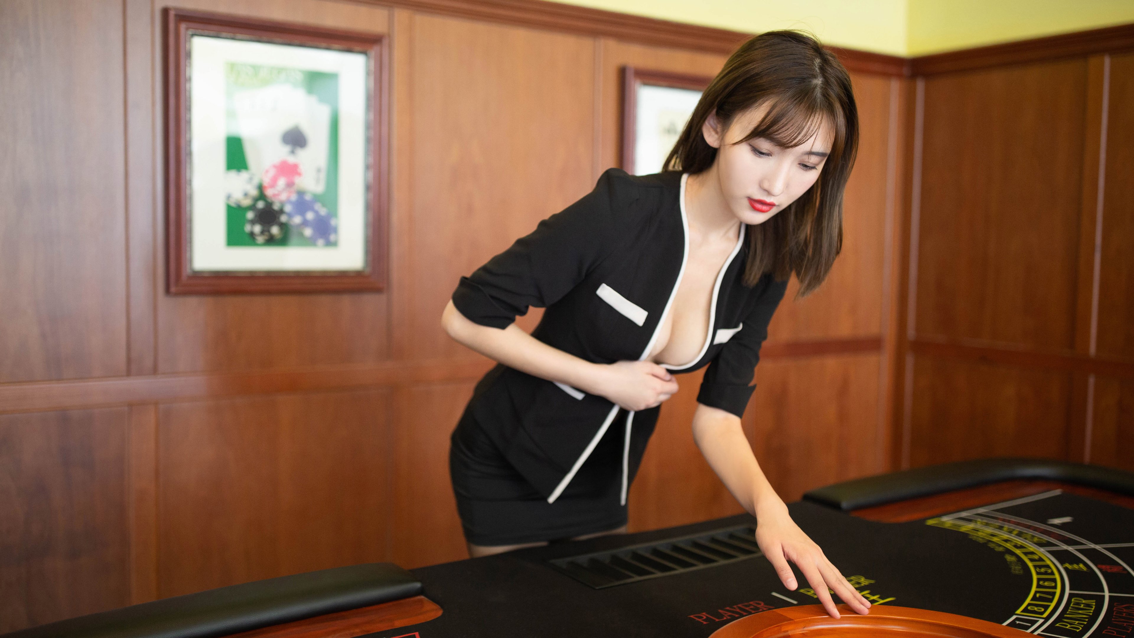 开云体育在线入口-美国队接力表现强劲摘得亚军，美国队接力纪录